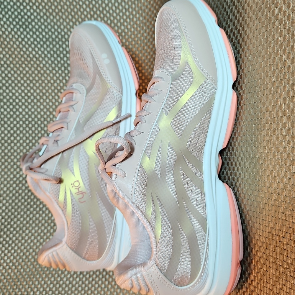 Ryka Devo Plus 3 Sneakers Dusty Peach 8M New in Box - Picture 5 of 9